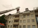Dachstuhlbrand Koeln Vingst Hinter dem Hessgarten P17